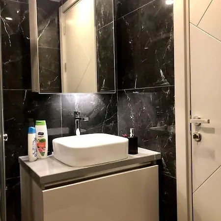 Luxury Flat With Sea & View - Gym & Parking